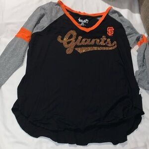 Gently Loved Women's San Francisco Giants 3/4-Sleeve Raglan V-Neck T-Shirt